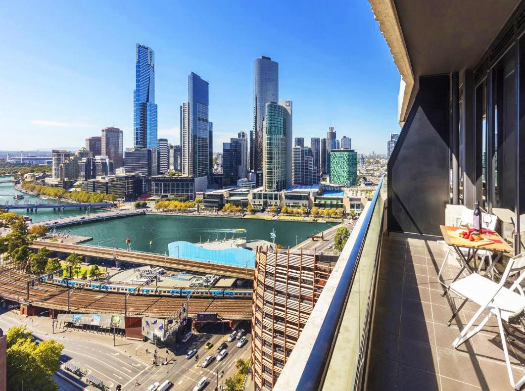 Aura On Flinders Serviced Apartments Melbourne Exteriör bild